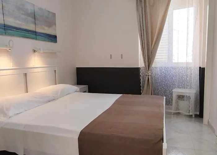 Ducezio Πανσιόν Νότο